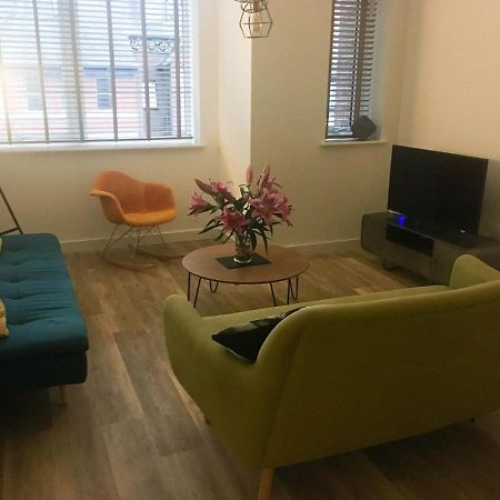 Luxury 1 Bed Apartment In City Centre With Parking Chester Exterior foto