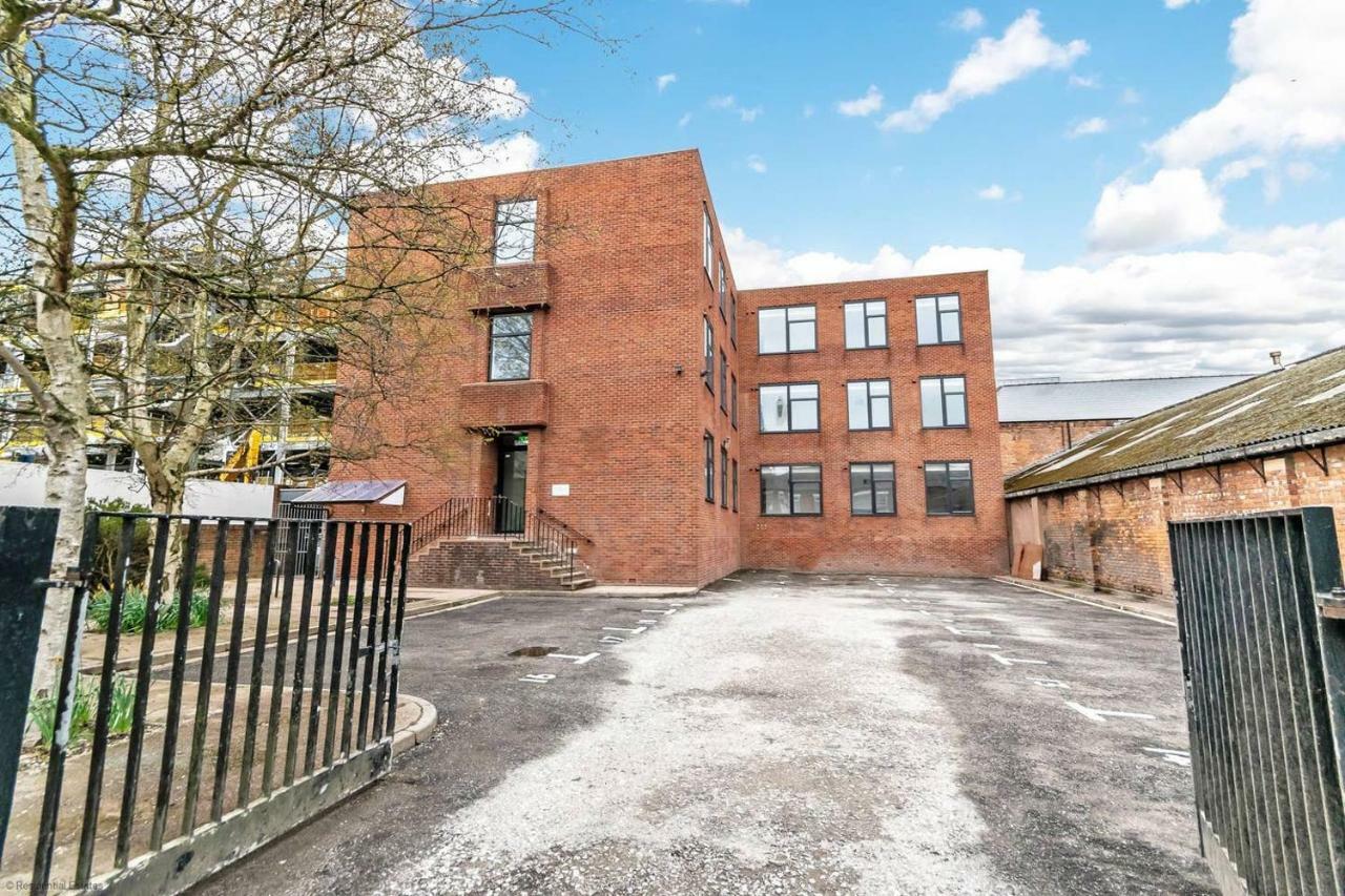 Luxury 1 Bed Apartment In City Centre With Parking Chester Exterior foto