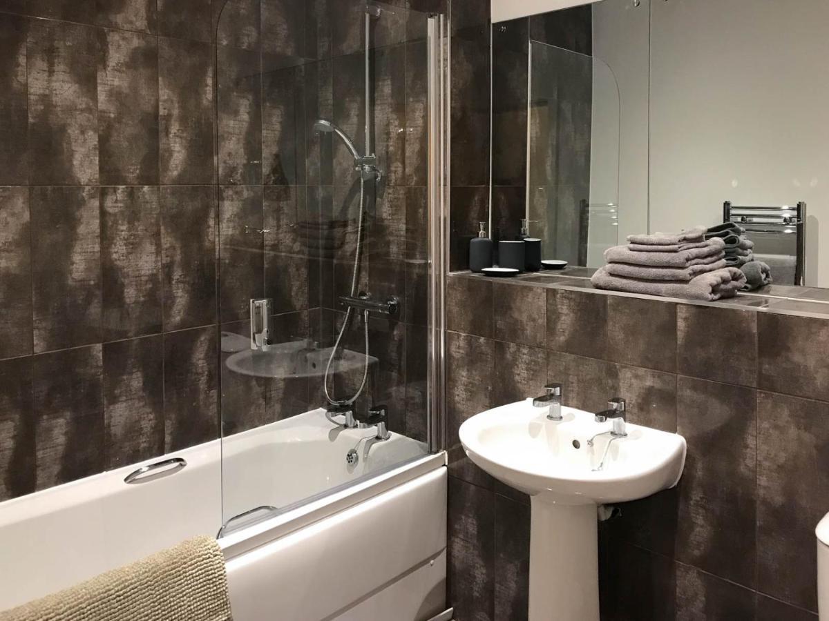 Luxury 1 Bed Apartment In City Centre With Parking Chester Exterior foto